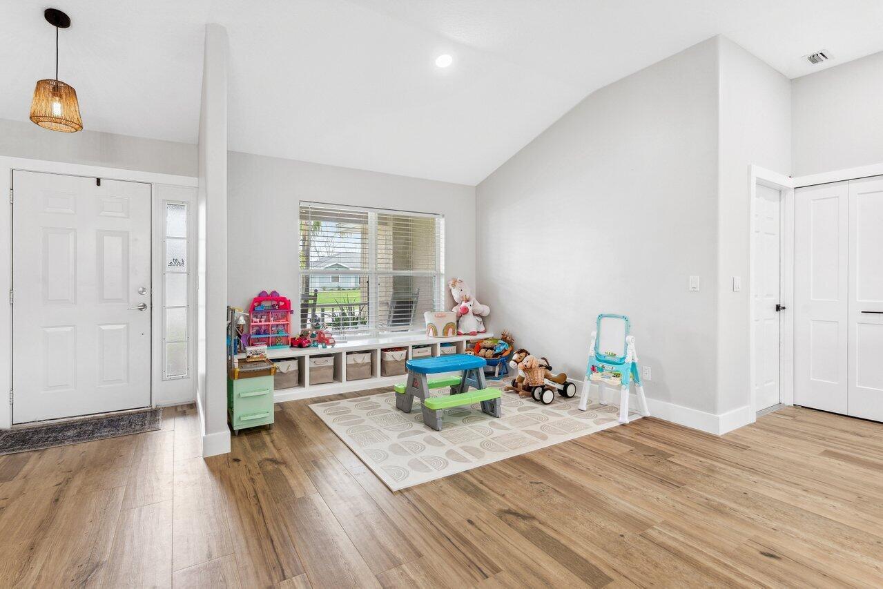 2232 SE Mcmaster Street