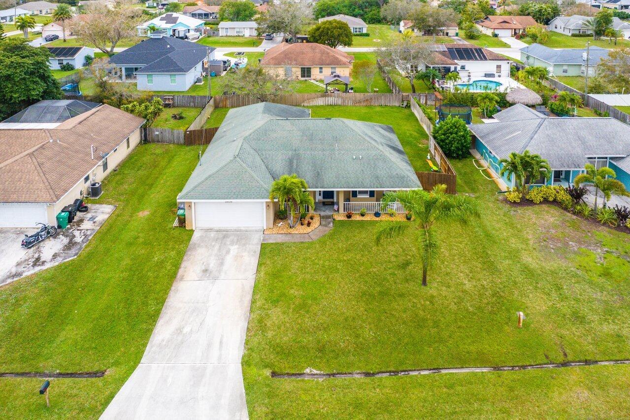 2232 SE Mcmaster Street