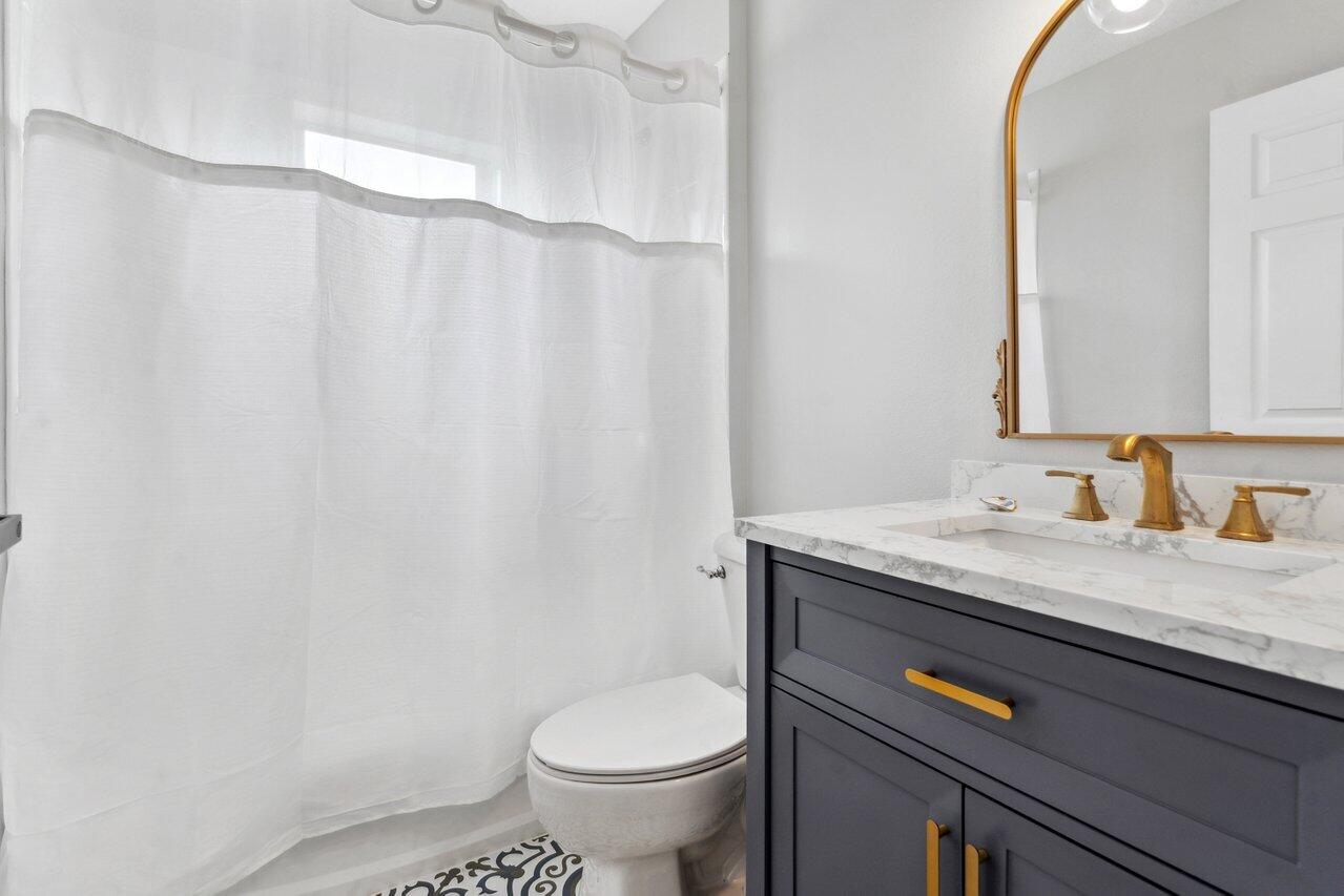 2232 SE Mcmaster Street