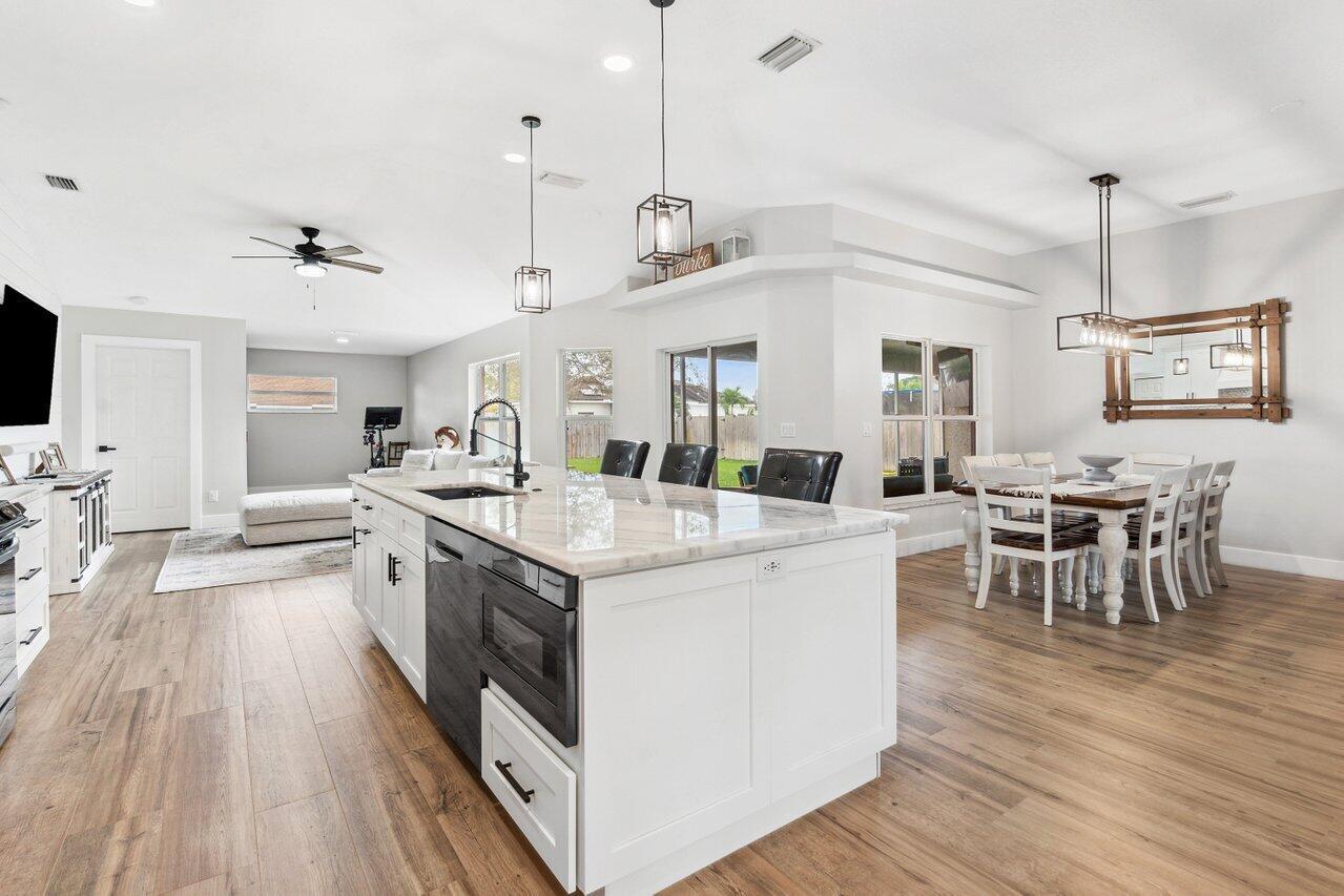 2232 SE Mcmaster Street