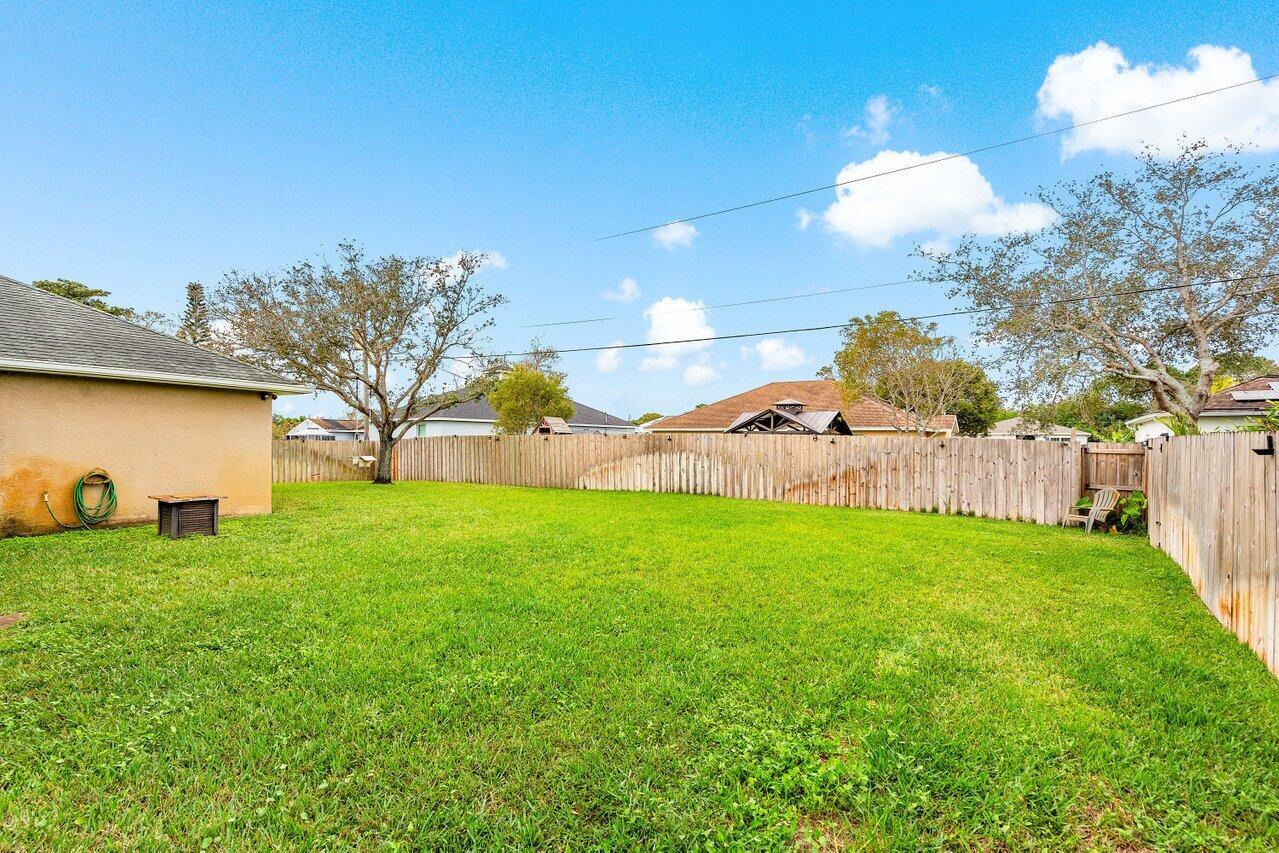 2232 SE Mcmaster Street