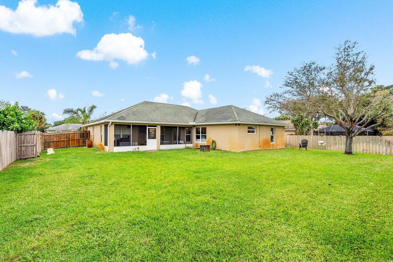 2232 SE Mcmaster Street