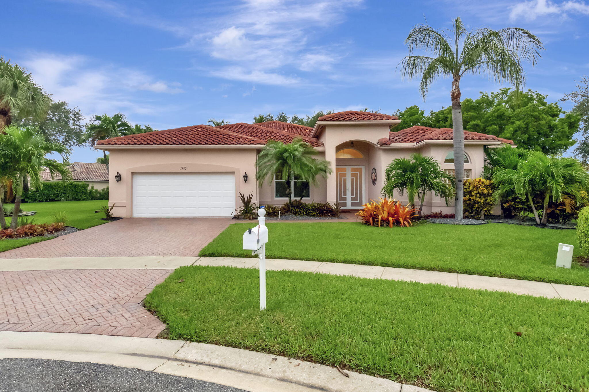 5382 Landon Circle