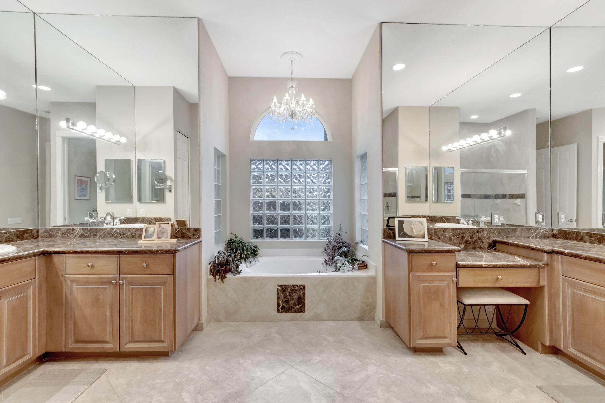 5382 Landon Circle