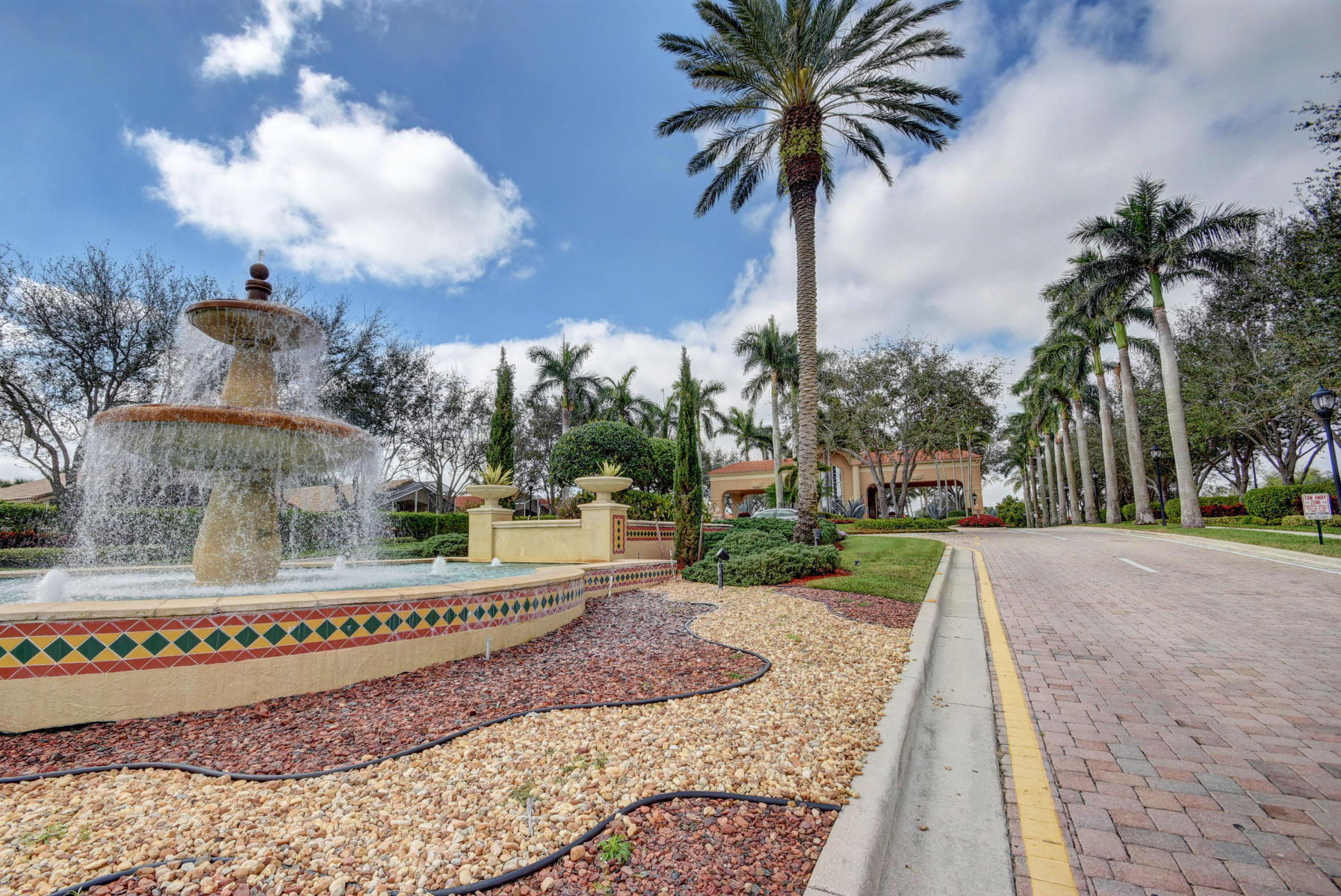 5382 Landon Circle