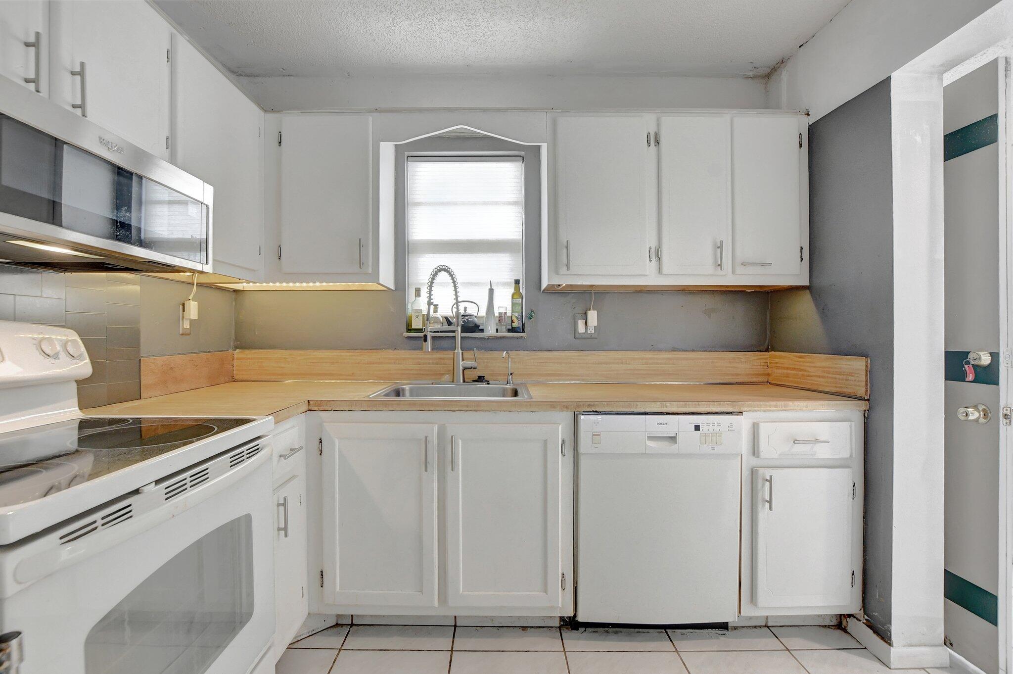 9233 SW 8th Street 401