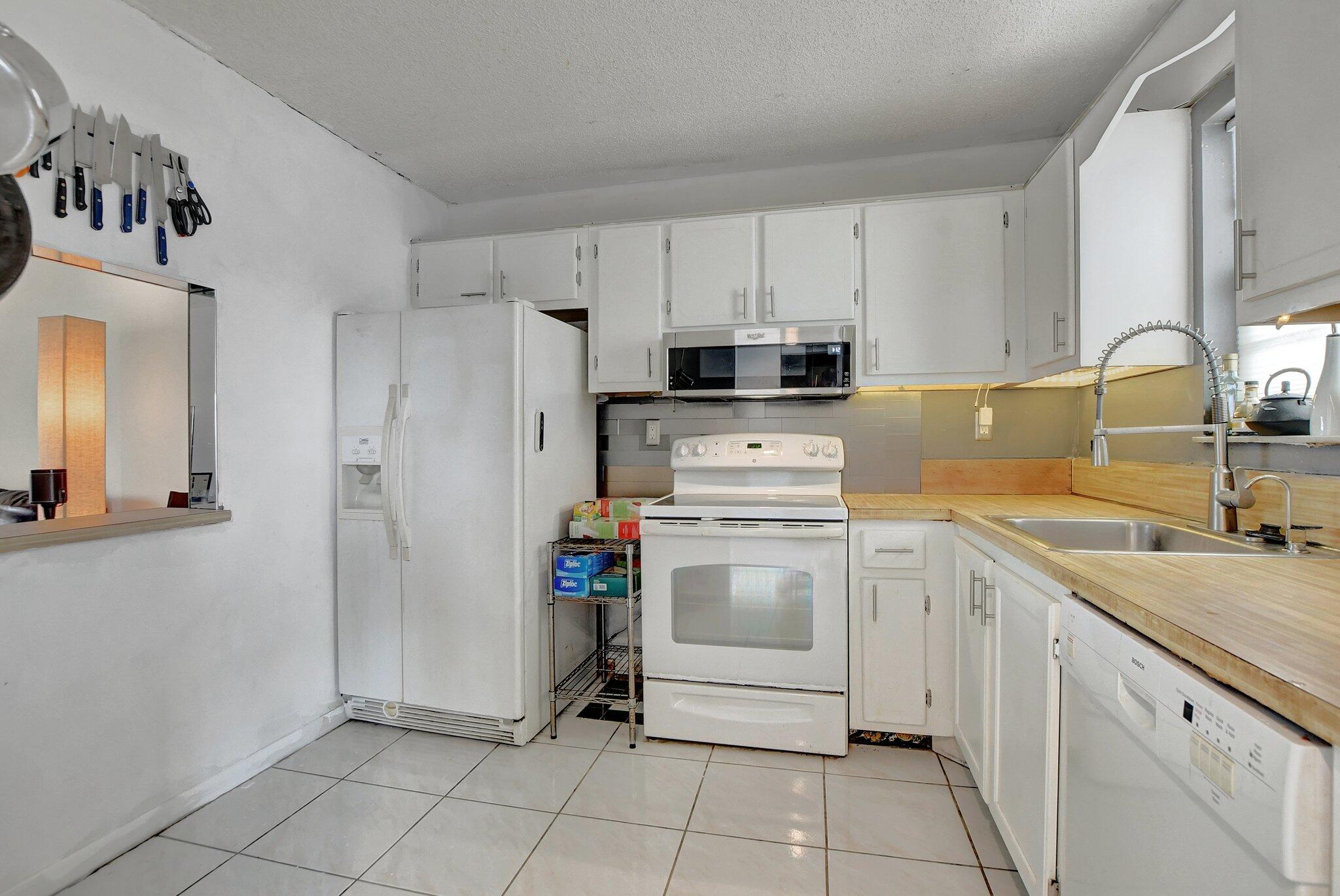 9233 SW 8th Street 401