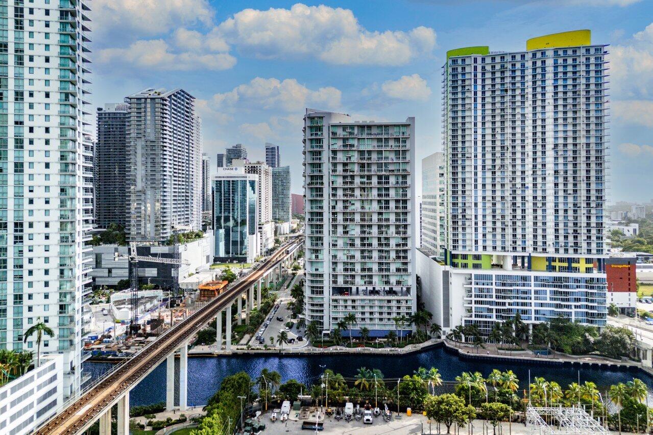 690 SW 1st Court 1913