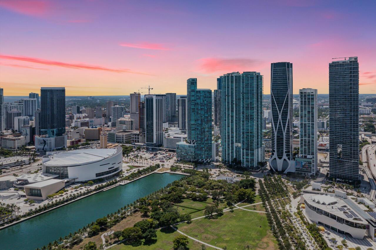 690 SW 1st Court 1913