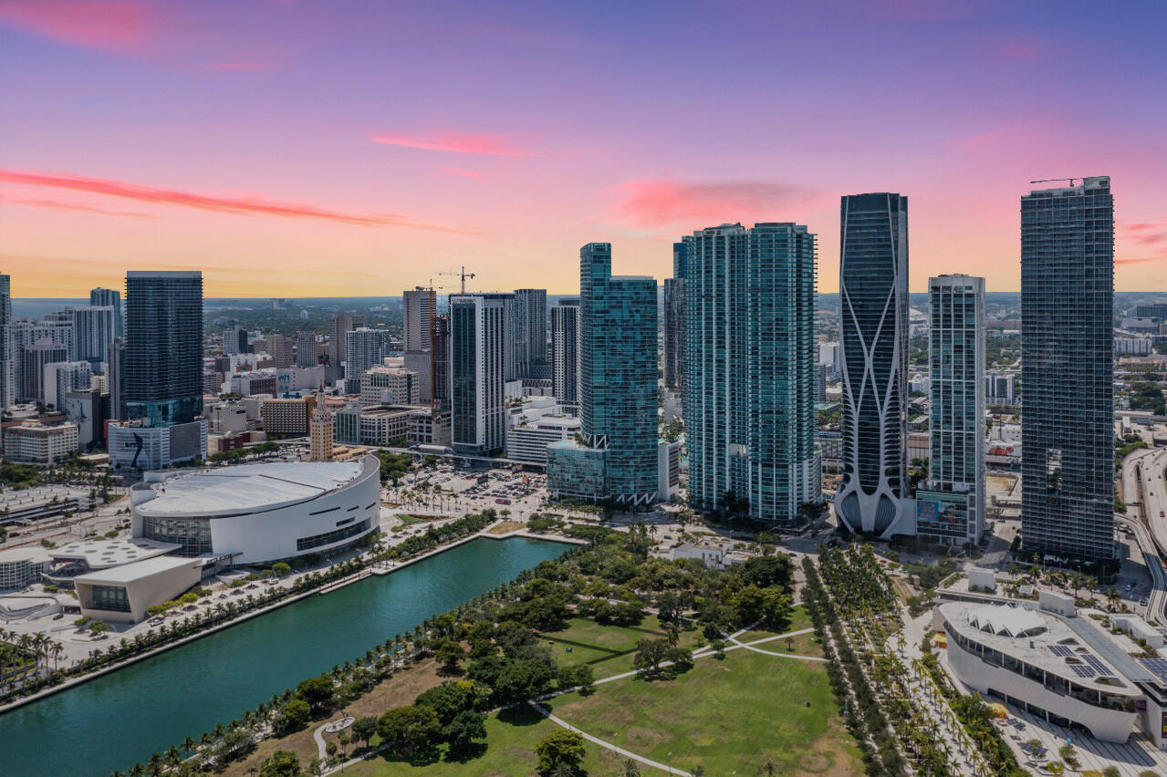 690 SW 1st Court 1913