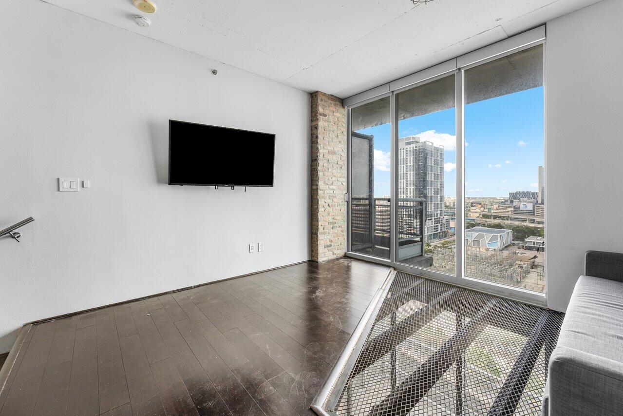 690 SW 1st Court 1913