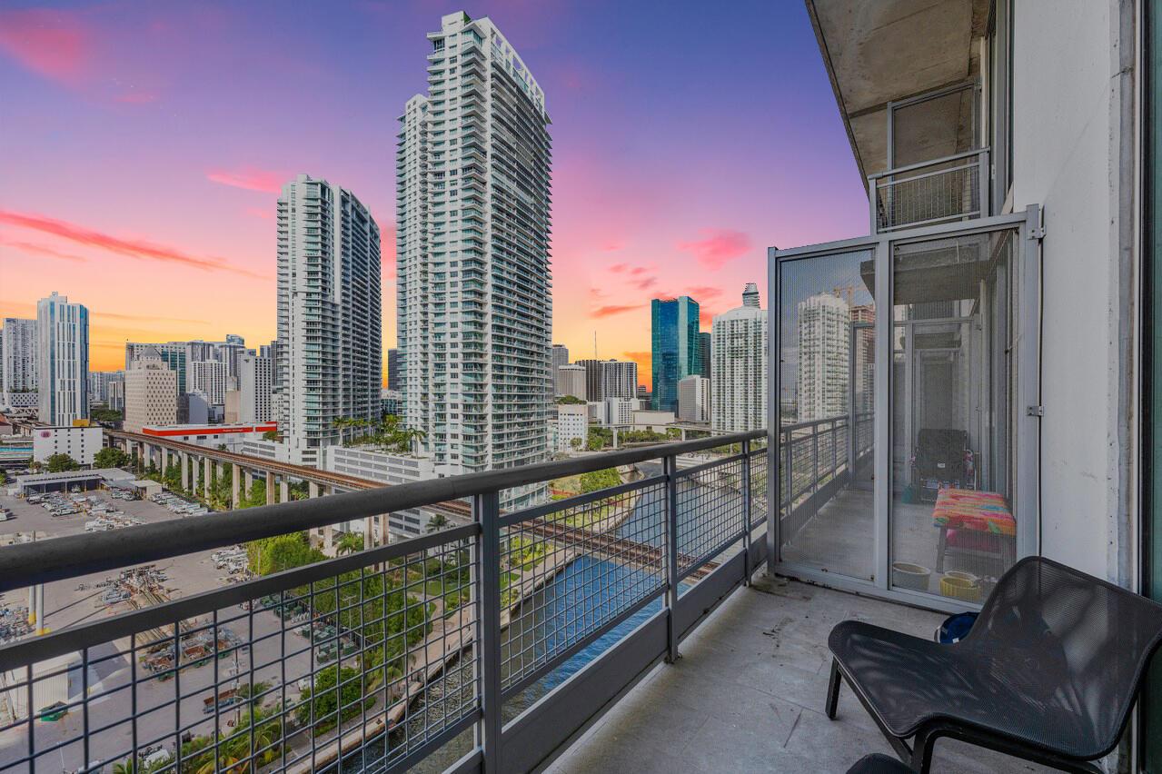 690 SW 1st Court 1913