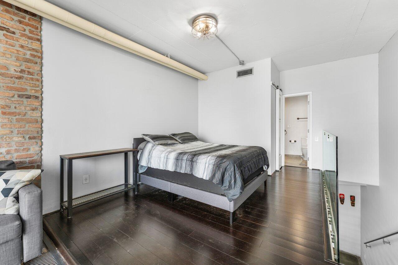 690 SW 1st Court 1913