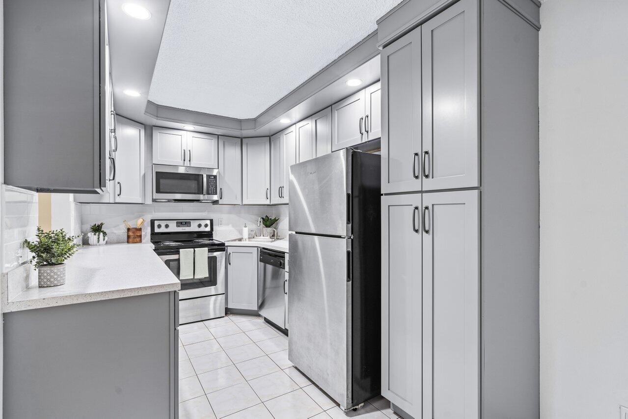 13750 Oneida Drive B1