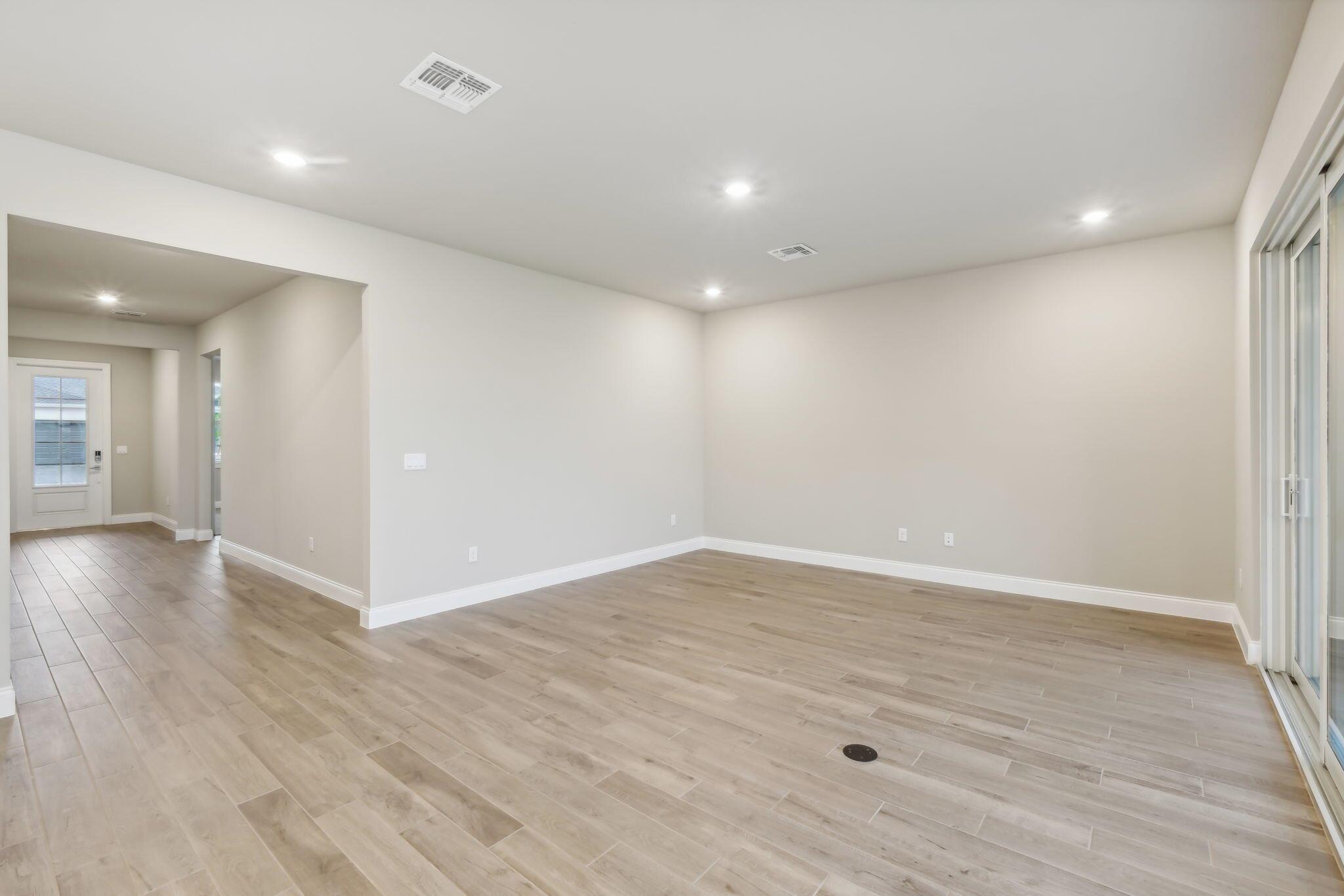 6441 Cloverdale Avenue