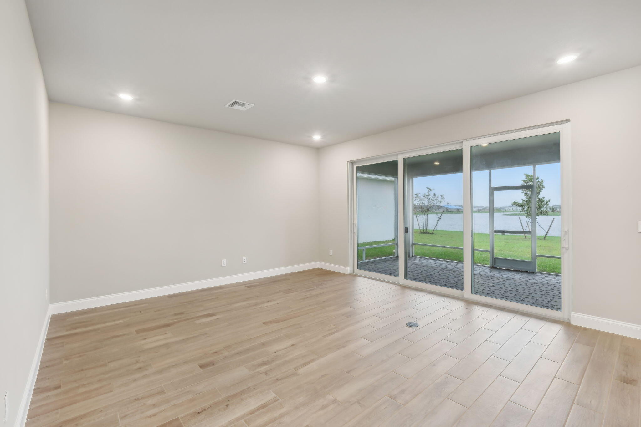 6441 Cloverdale Avenue