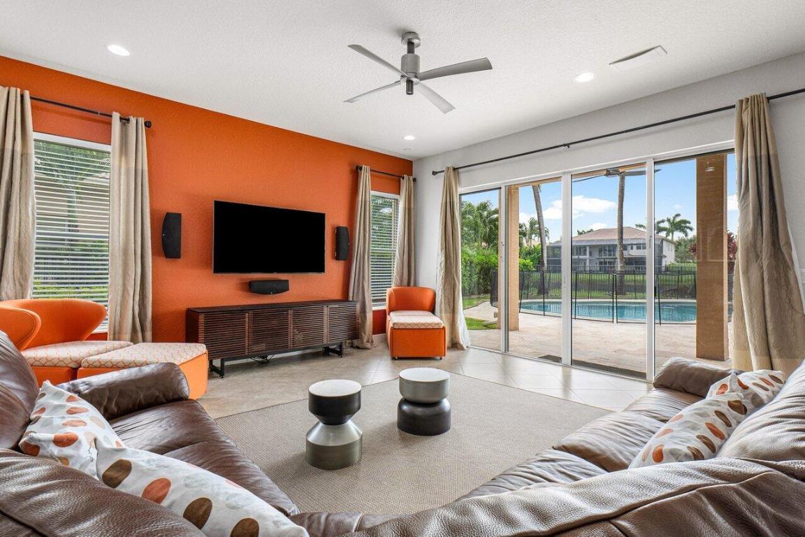 11843 Fox Hill Circle