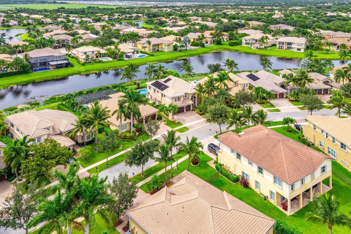 11843 Fox Hill Circle