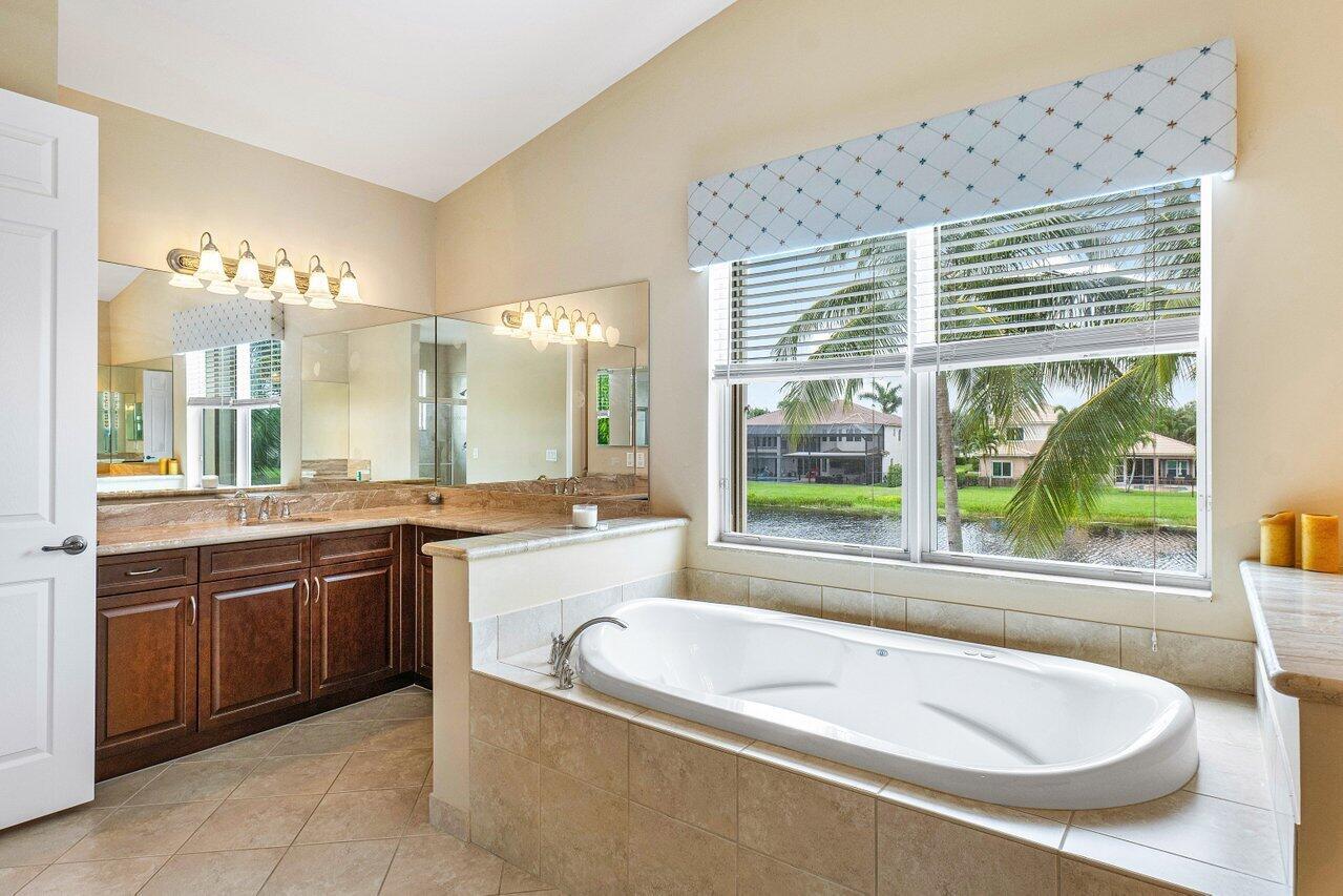 11843 Fox Hill Circle