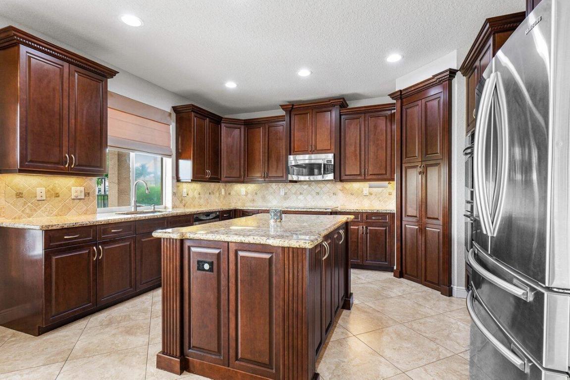 11843 Fox Hill Circle