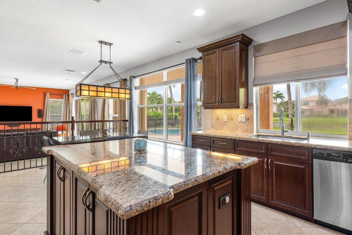 11843 Fox Hill Circle