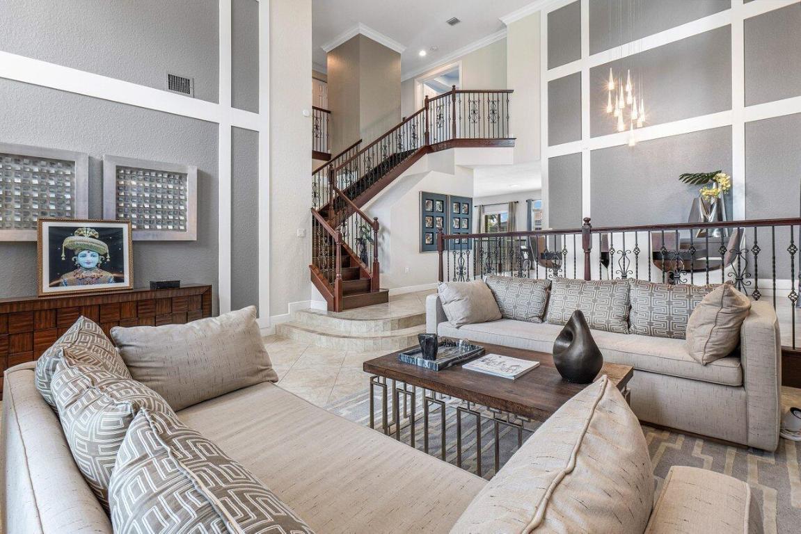 11843 Fox Hill Circle