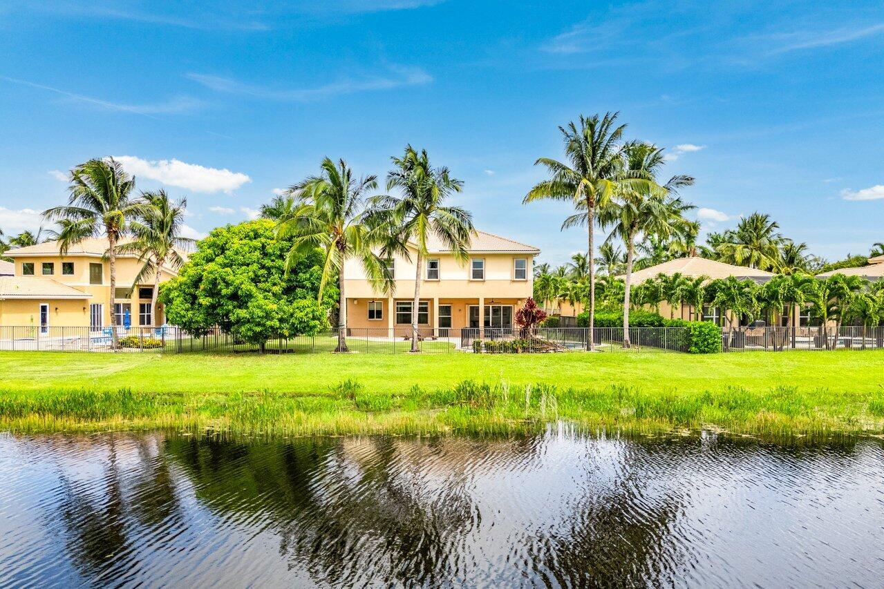 11843 Fox Hill Circle