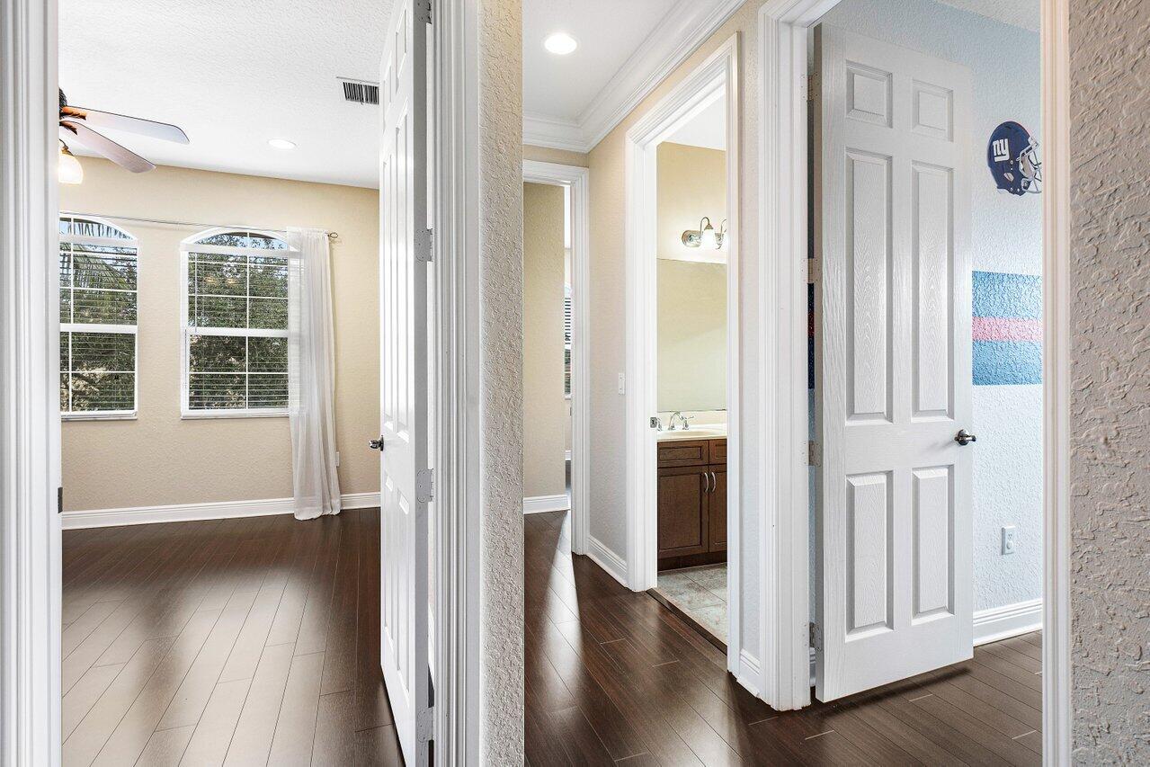 11843 Fox Hill Circle