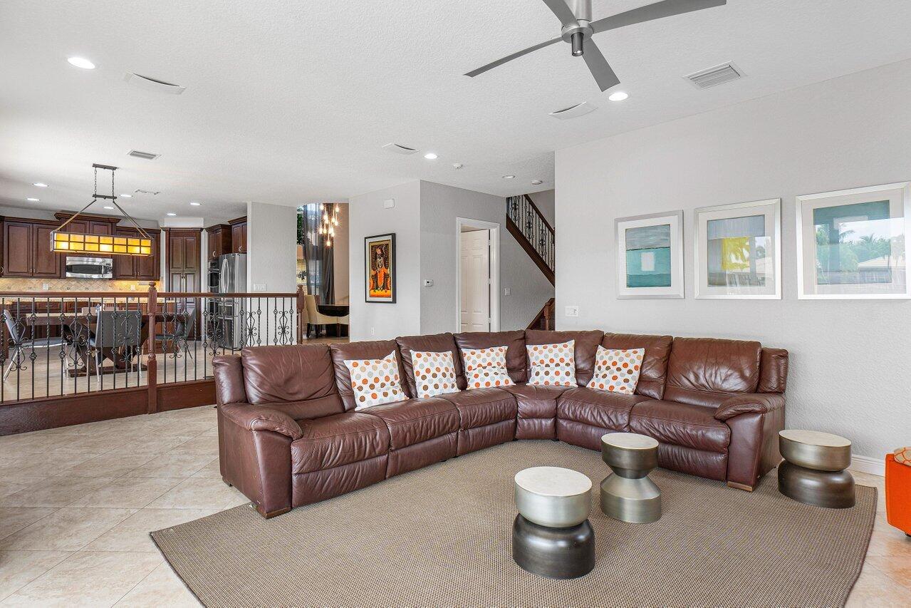 11843 Fox Hill Circle