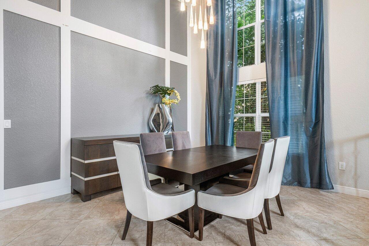 11843 Fox Hill Circle