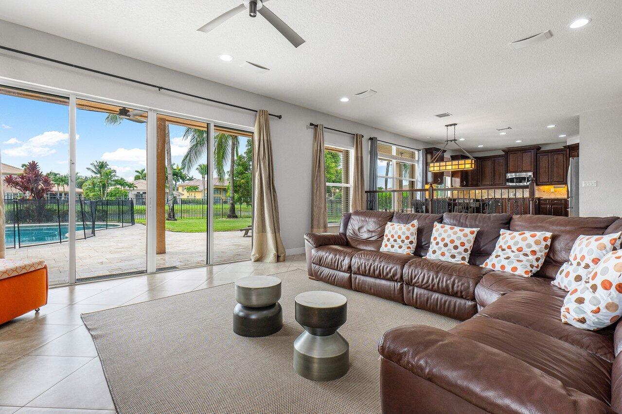 11843 Fox Hill Circle