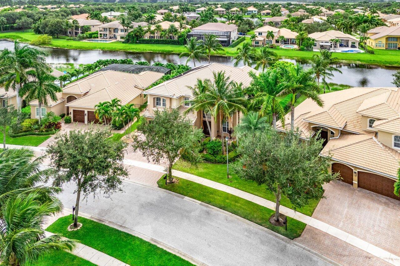 11843 Fox Hill Circle