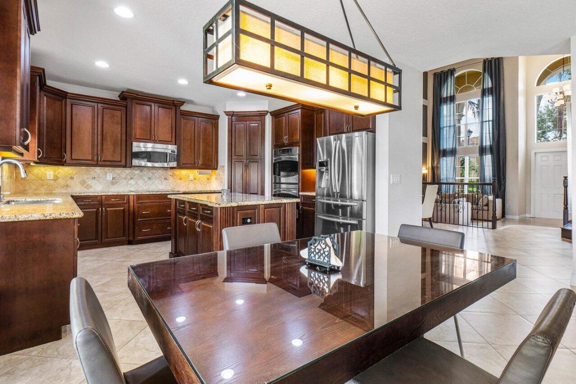 11843 Fox Hill Circle