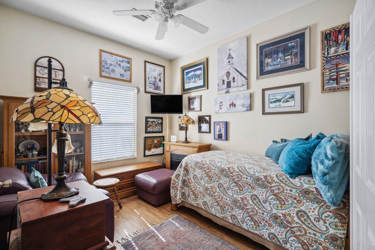 8233 Maidencane Place