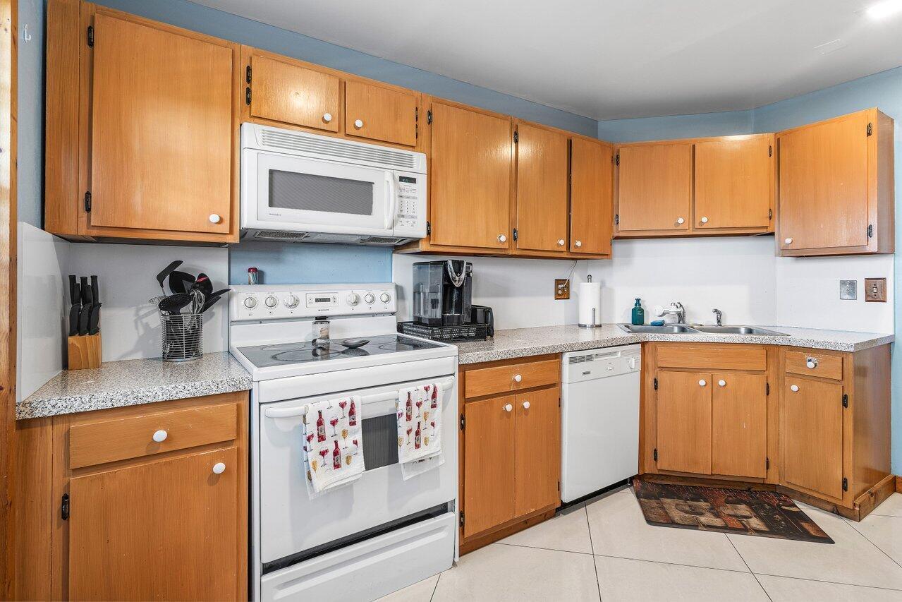 9101 W Sample Road 805