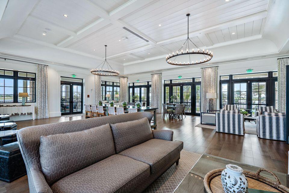 19564 Rugged Trunk Trail