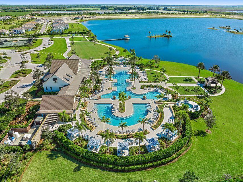 19564 Rugged Trunk Trail