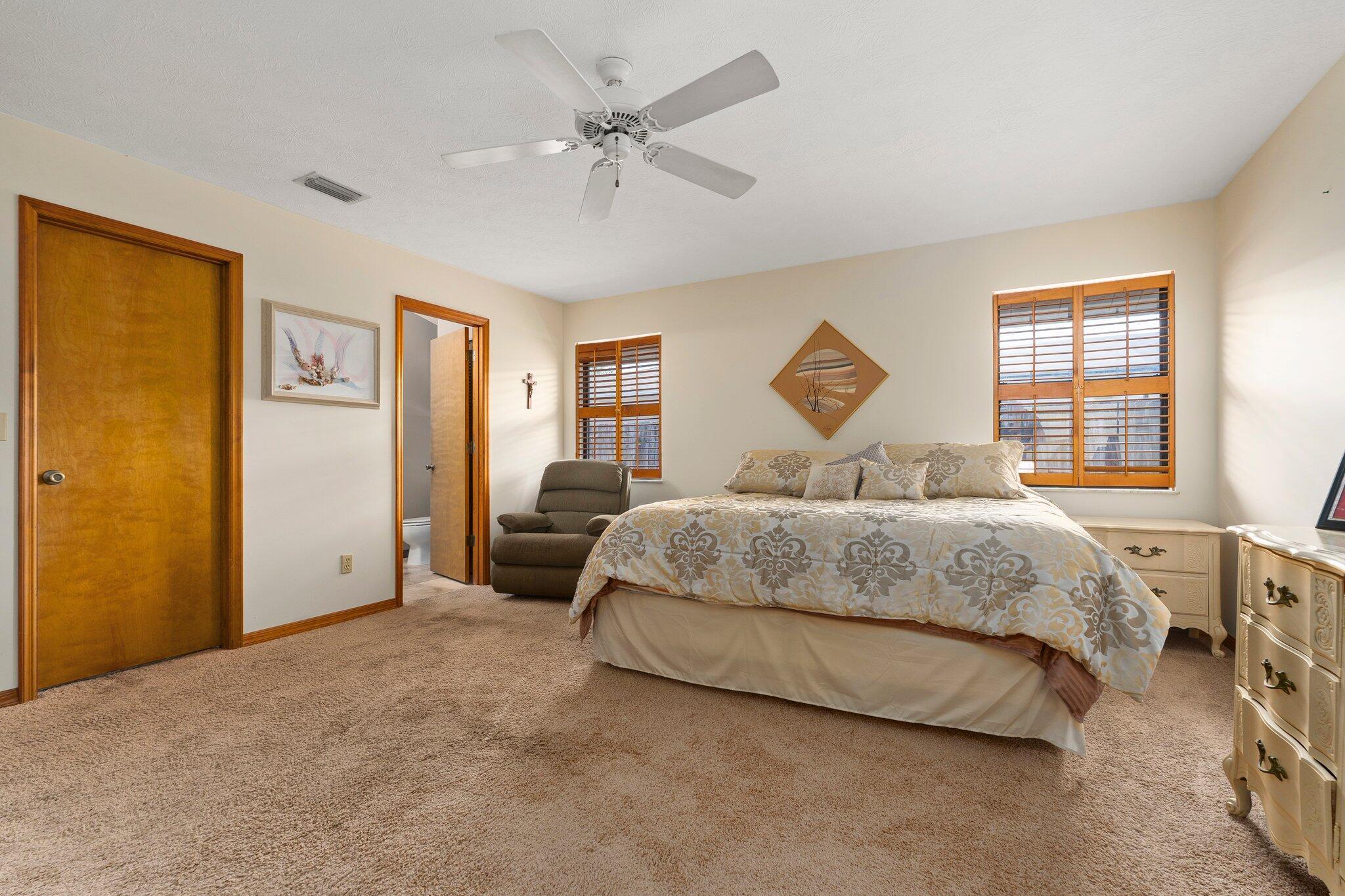 2356 SE Calcutta Circle