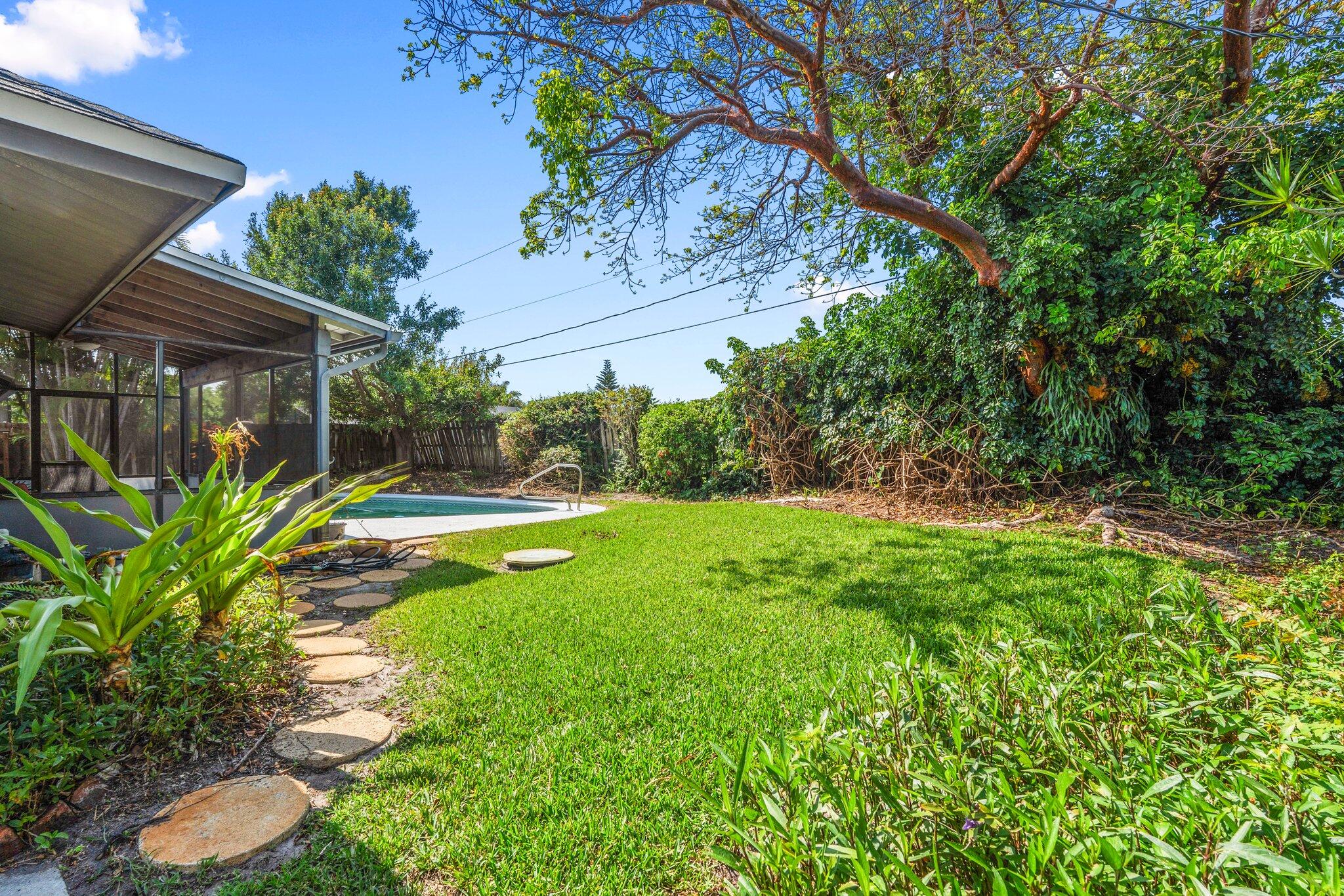 2356 SE Calcutta Circle