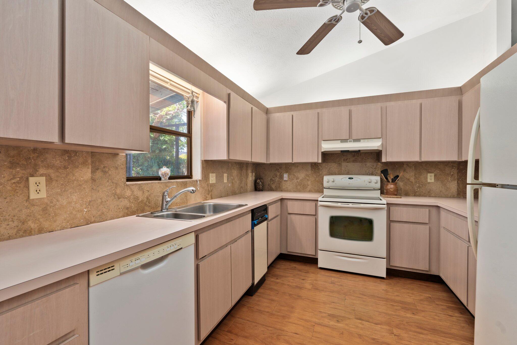 2356 SE Calcutta Circle