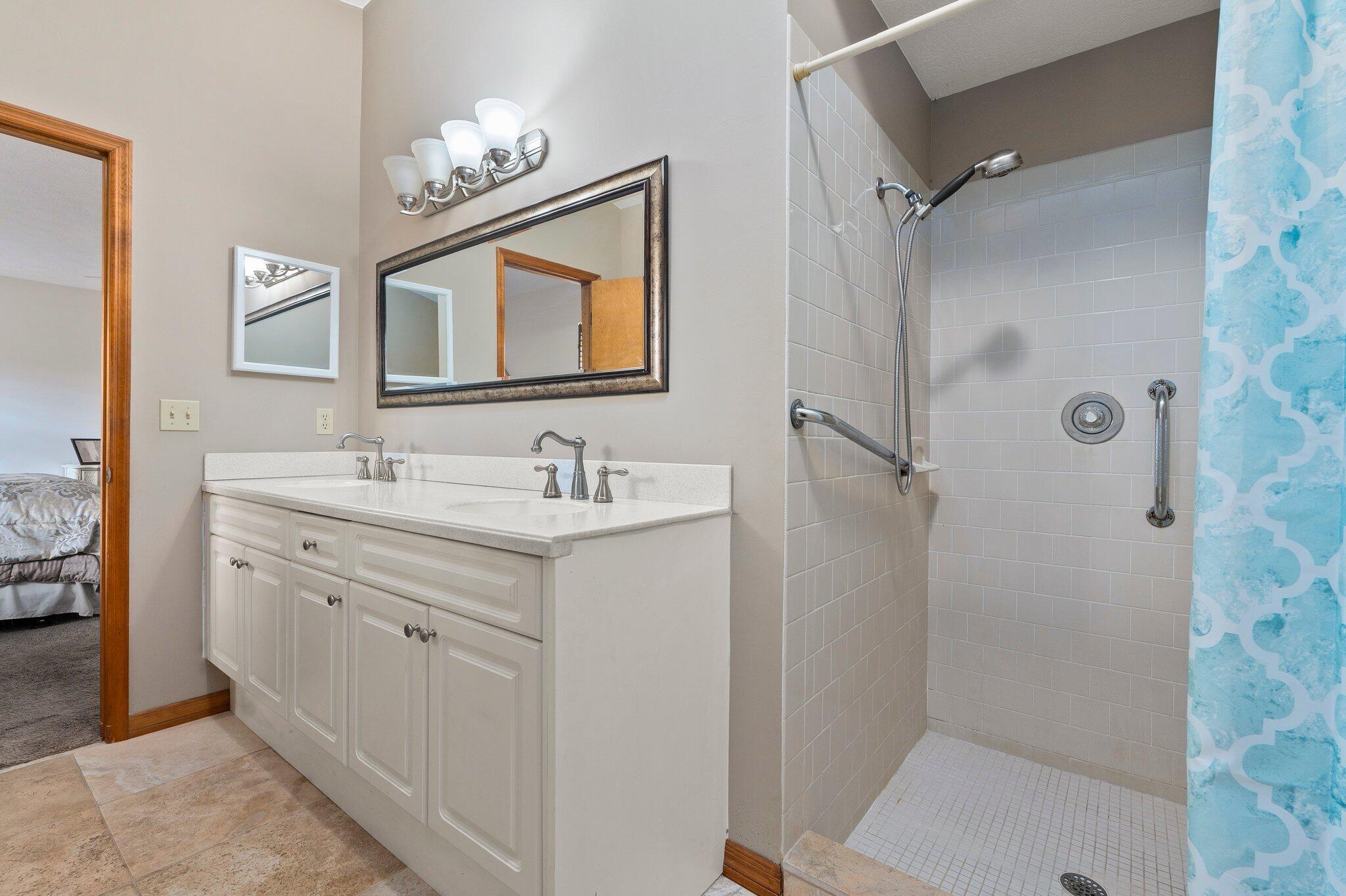 2356 SE Calcutta Circle