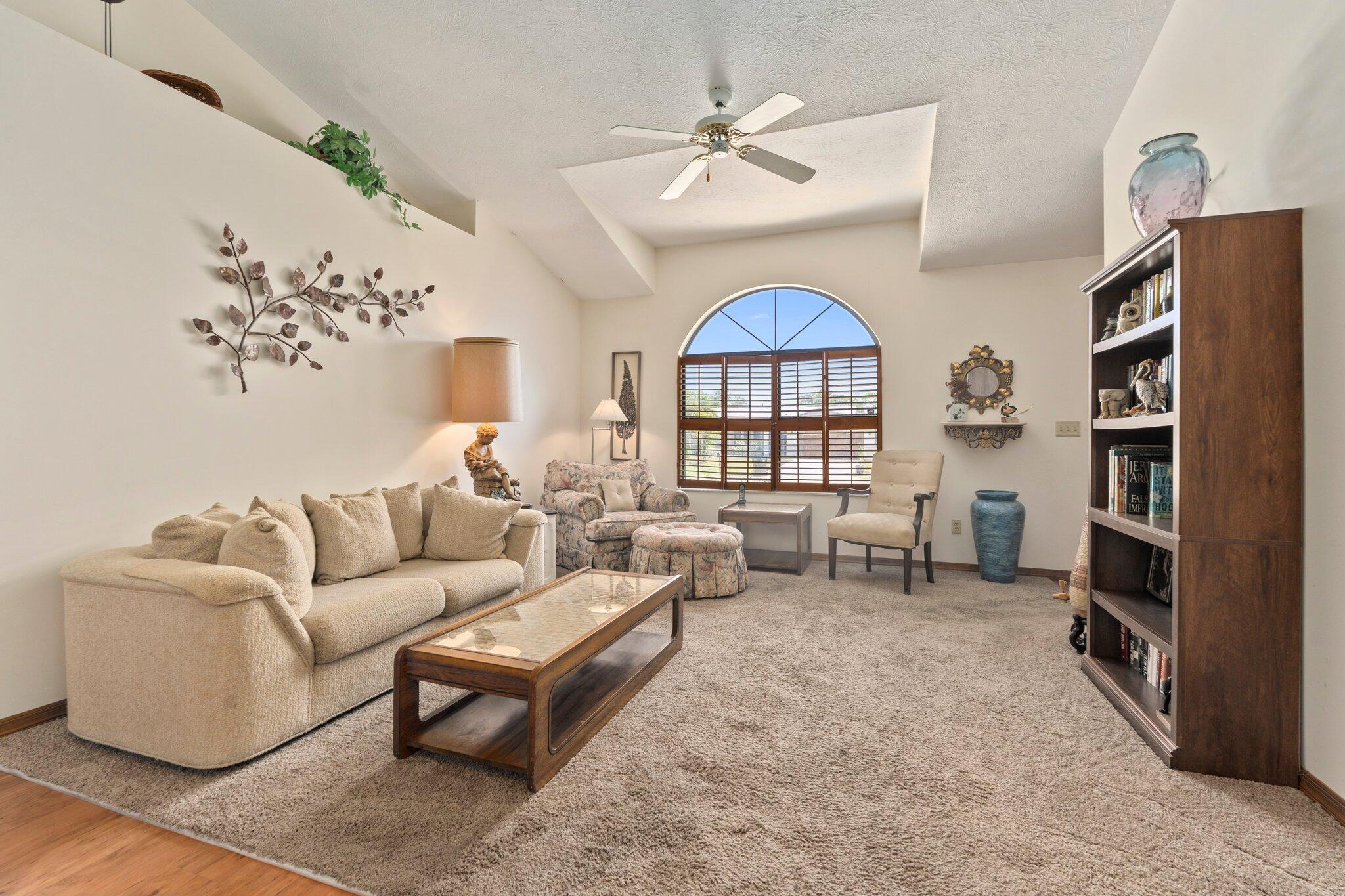 2356 SE Calcutta Circle