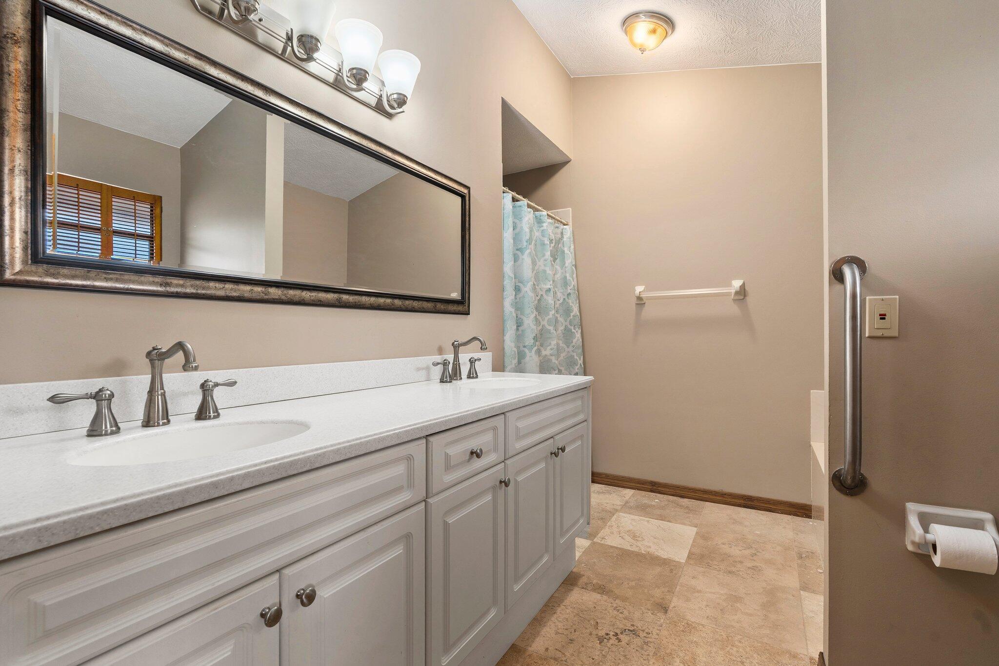 2356 SE Calcutta Circle