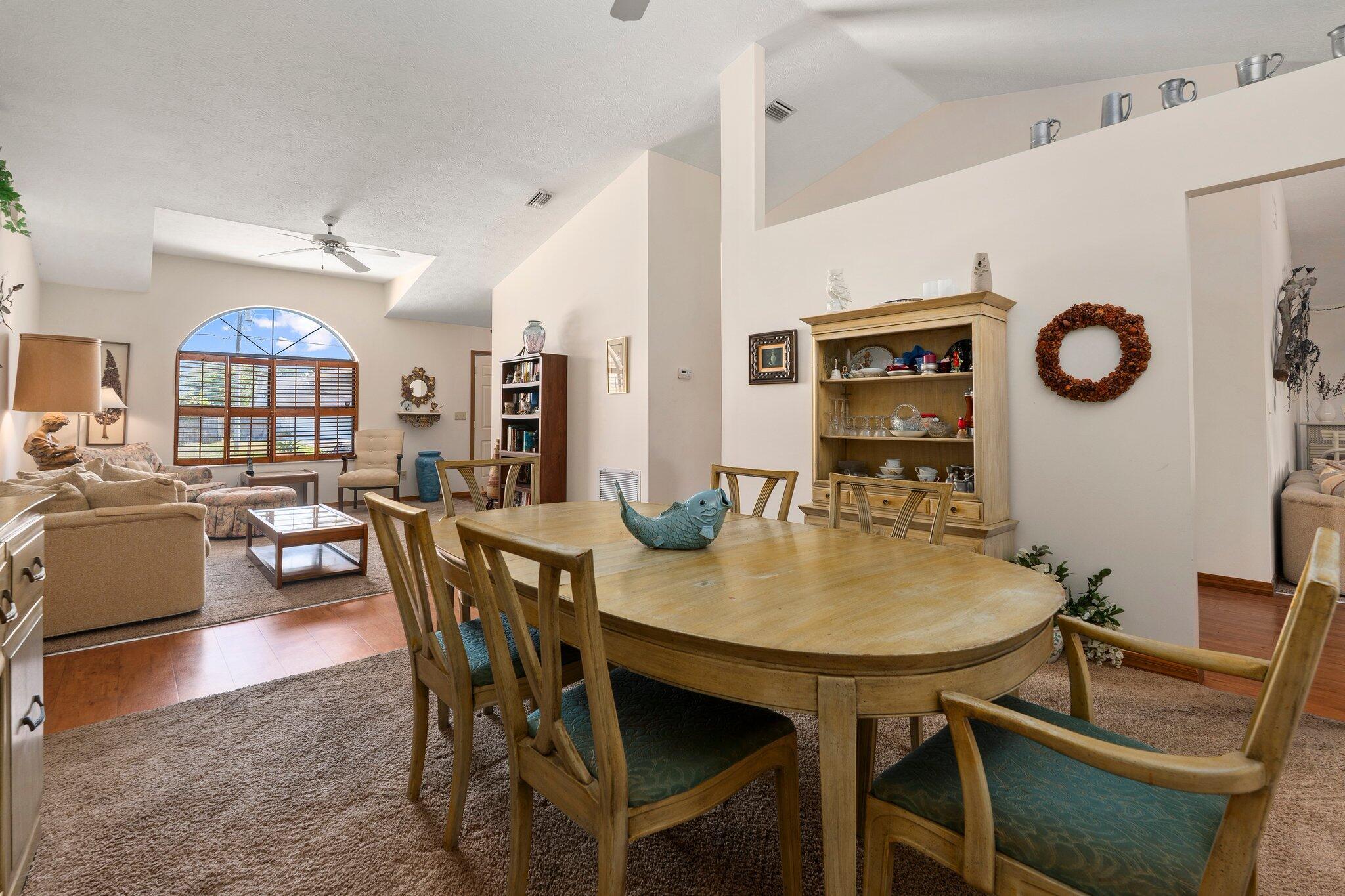 2356 SE Calcutta Circle