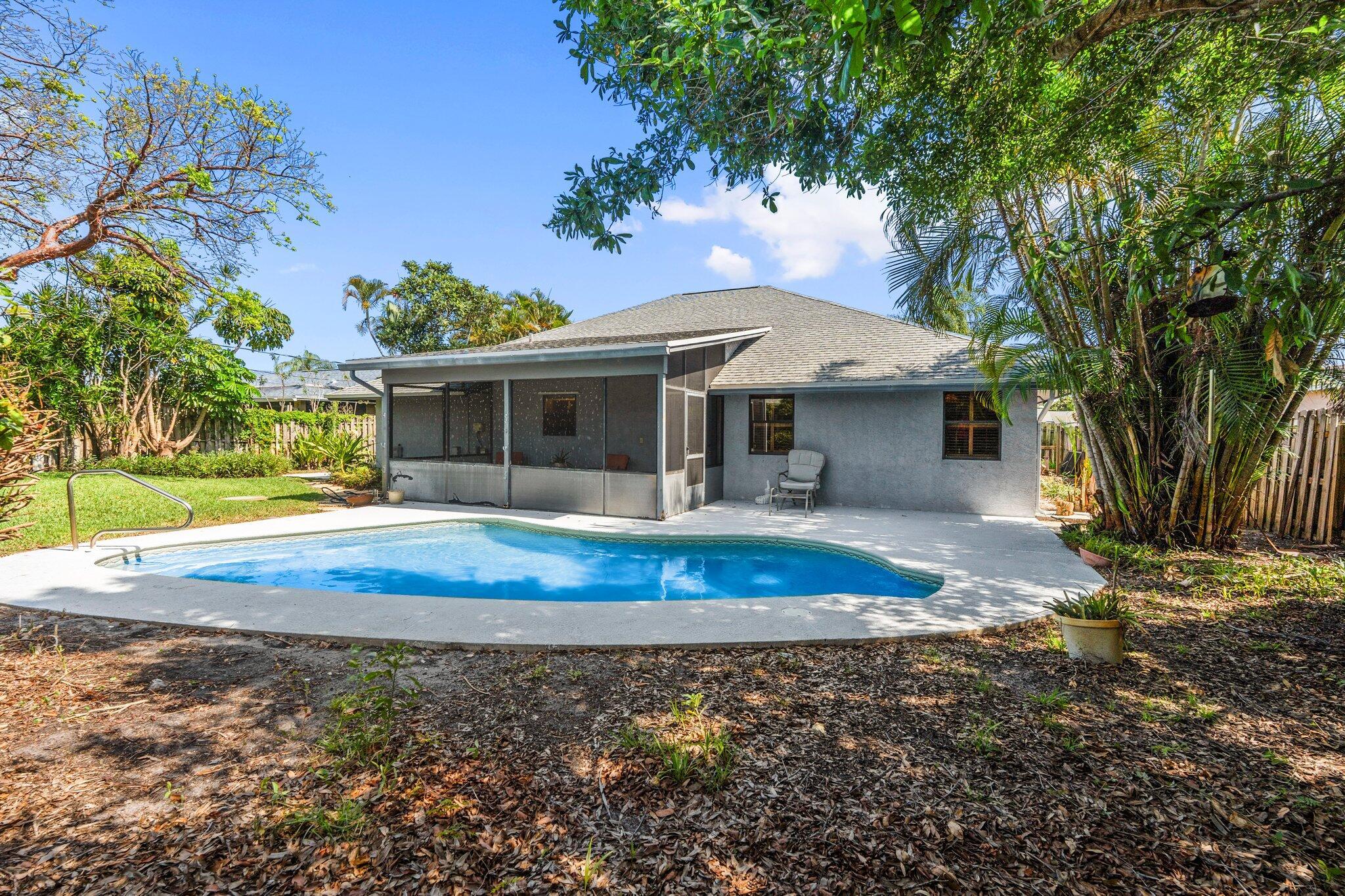 2356 SE Calcutta Circle