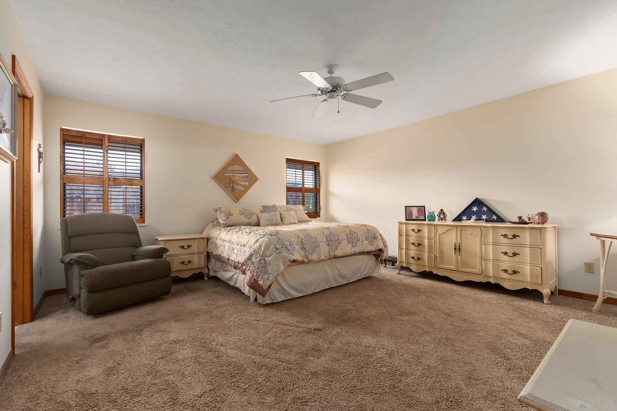 2356 SE Calcutta Circle