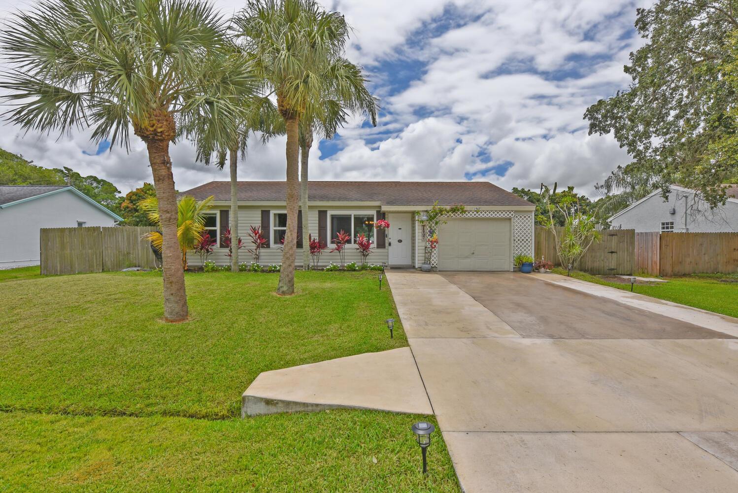 1967 SE Dranson Circle