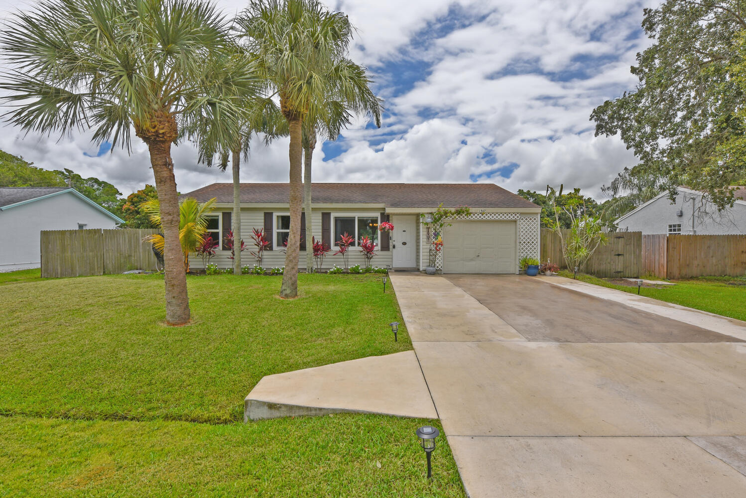 1967 SE Dranson Circle