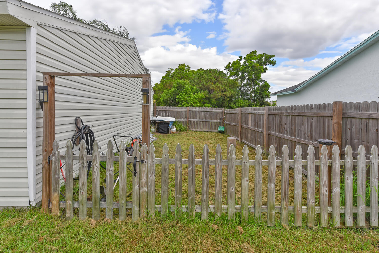 1967 SE Dranson Circle