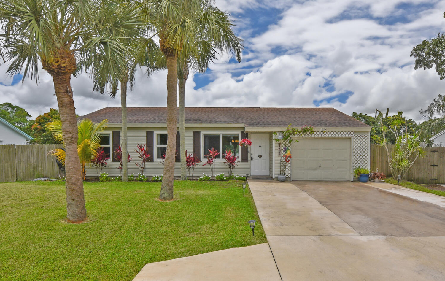 1967 SE Dranson Circle